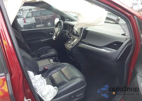 2015 Toyota Sienna Se Premium 8 Passenger z USA, uszkodzony, nr VIN 5TDXK3DC1FS651996